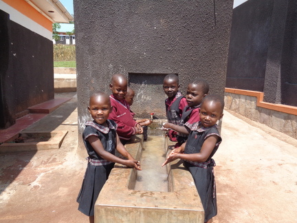 kids washing up